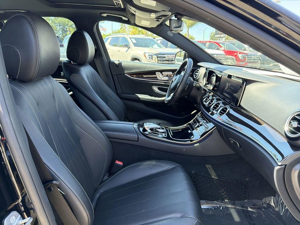 Used 2017 Mercedes-Benz E 300 image 31