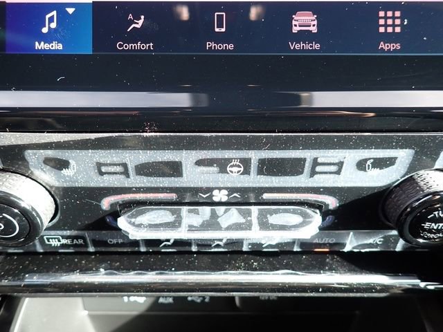 New 2025 Jeep Grand Cherokee Limited w/ Black Appearance Package image 18