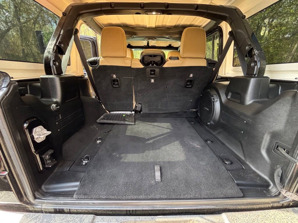 Used 2018 Jeep Wrangler Unlimited Rubicon AWD/4WD image 12