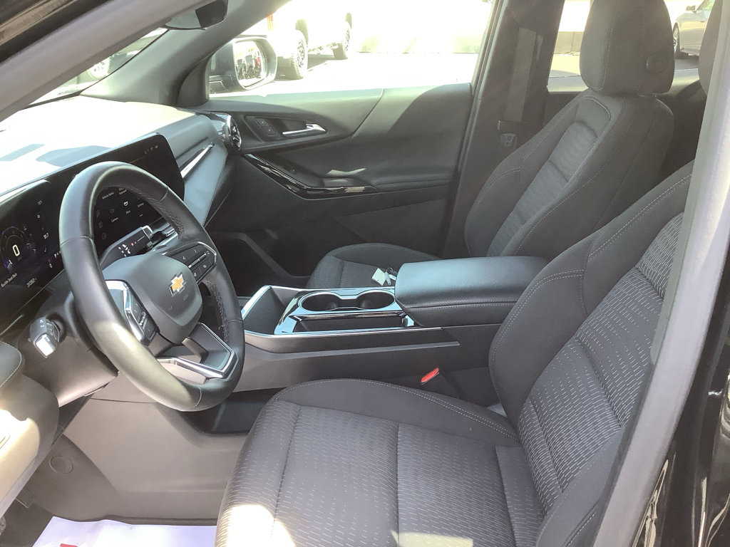 Used 2025 Chevrolet Equinox LT w/ Safety and Technology Package FWD image 10