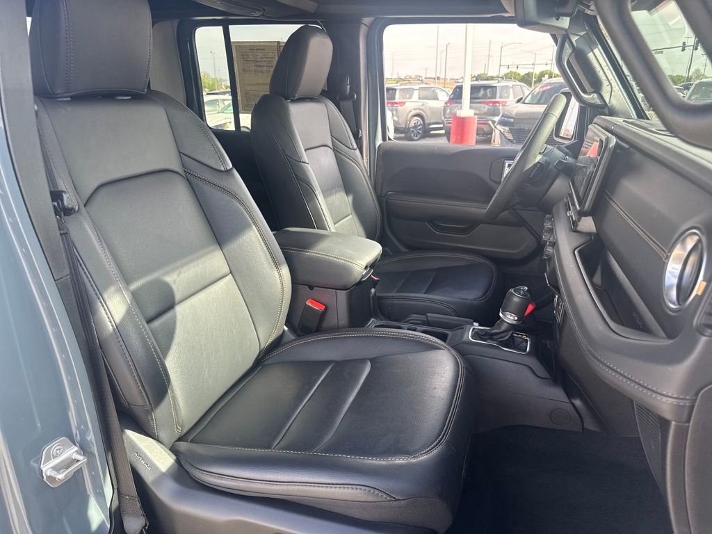 Used 2025 Jeep Gladiator Sport AWD/4WD image 10