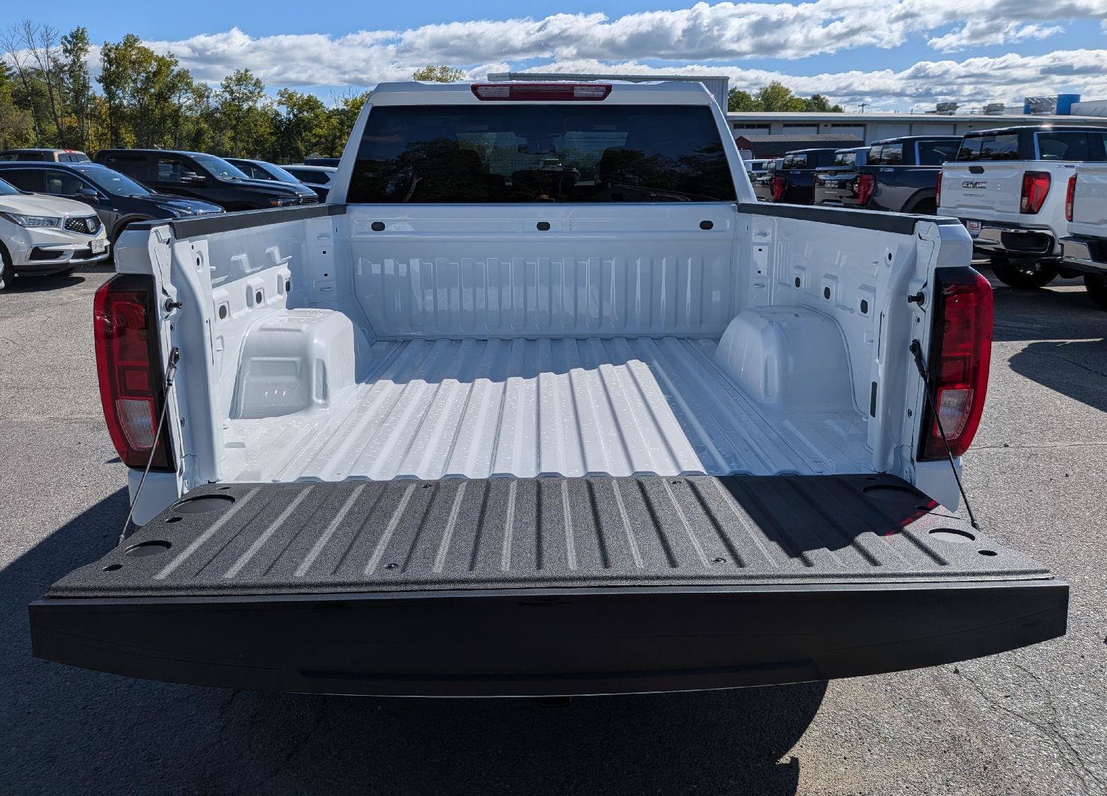 New 2026 GMC Sierra 1500 Pro w/ Graphite Edition AWD/4WD image 10