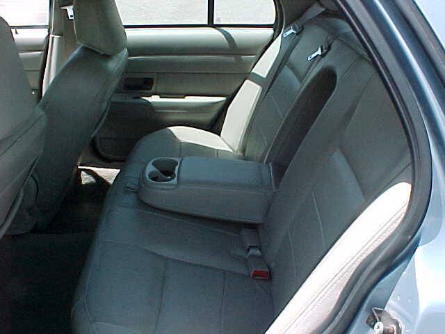Used 2007 Ford Crown Victoria LX RWD image 18