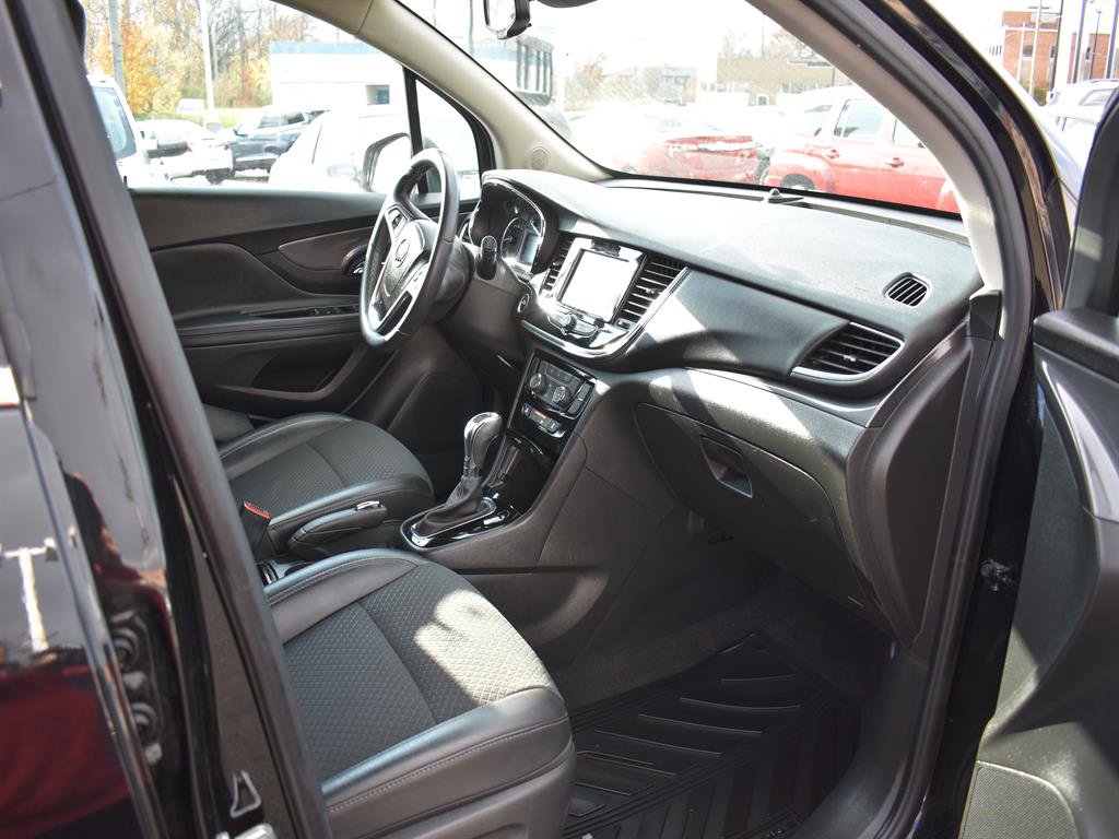 Used 2022 Buick Encore Preferred w/ Safety Package image 5