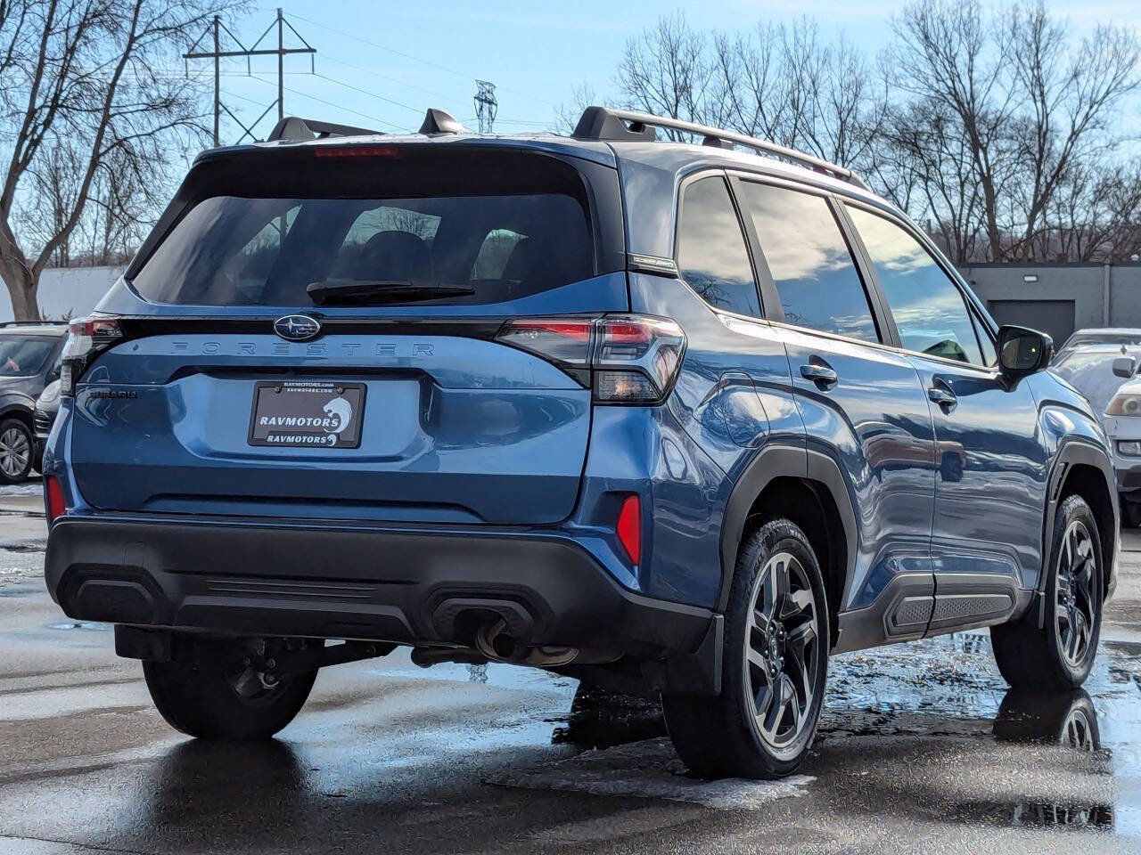 Used 2025 Subaru Forester Premium image 11