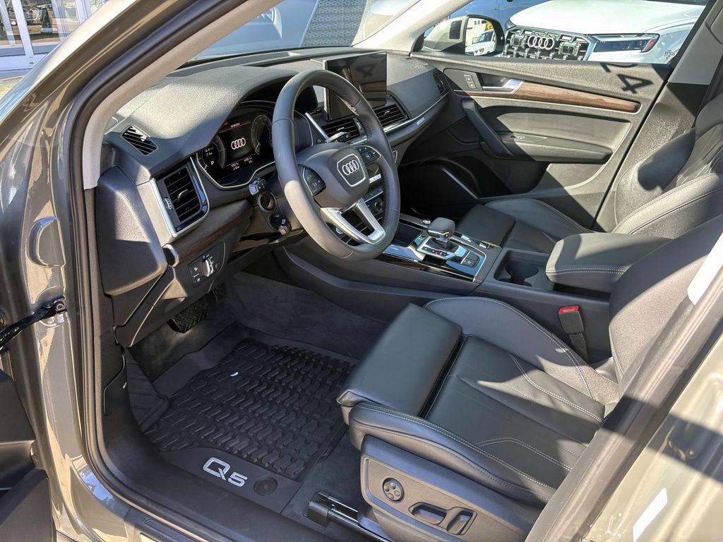 Used 2024 Audi Q5 e Premium image 25