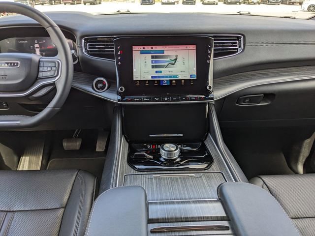 Used 2024 Jeep Wagoneer L Series II w/ Flexible Seating Group image 17