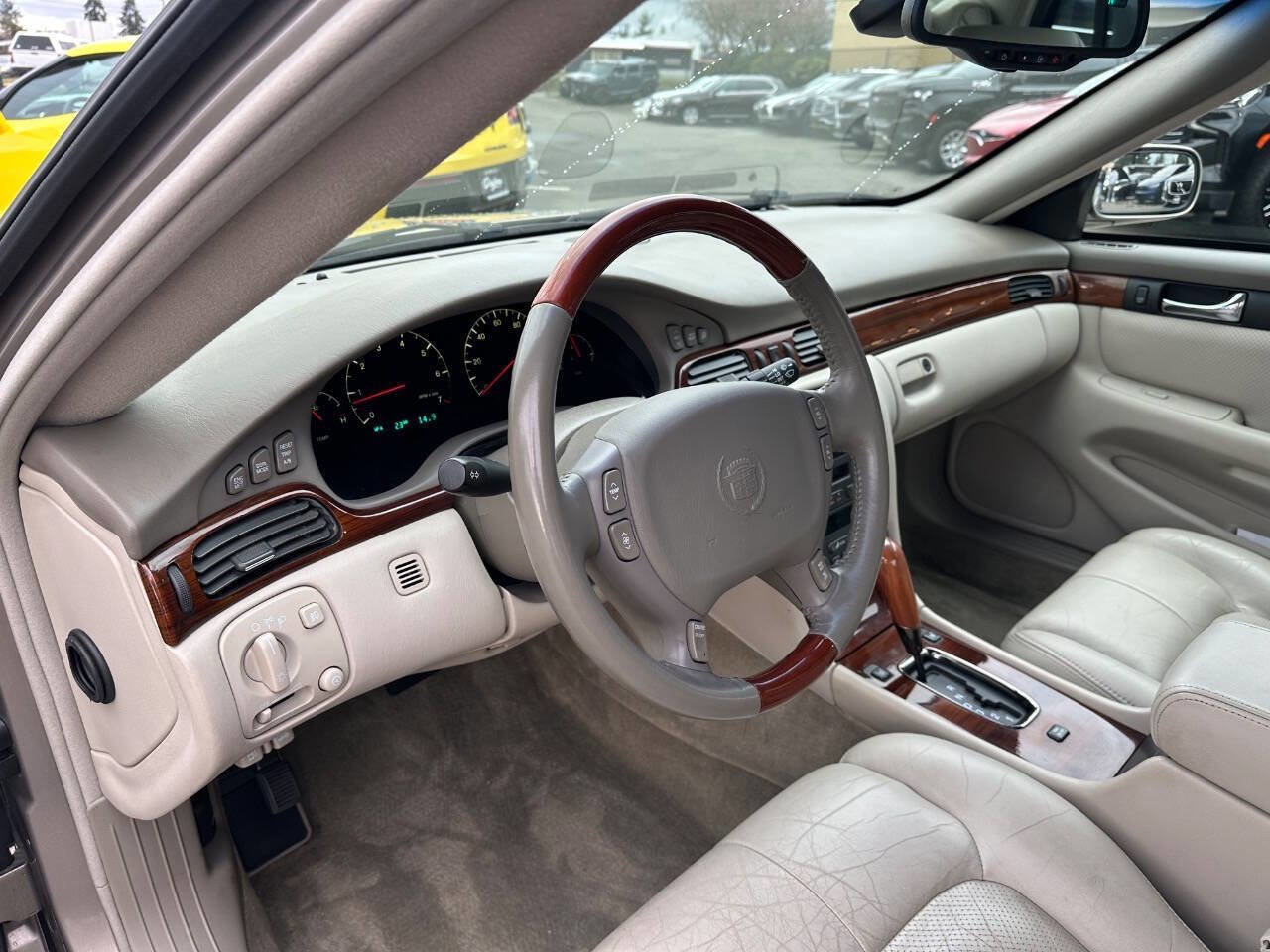 Used 2001 Cadillac Seville STS w/ Luxury Pkg image 31