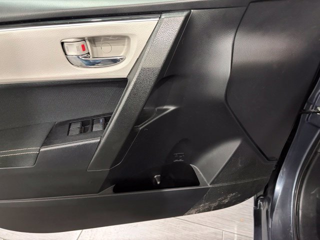 Used 2018 Toyota Corolla LE FWD image 10