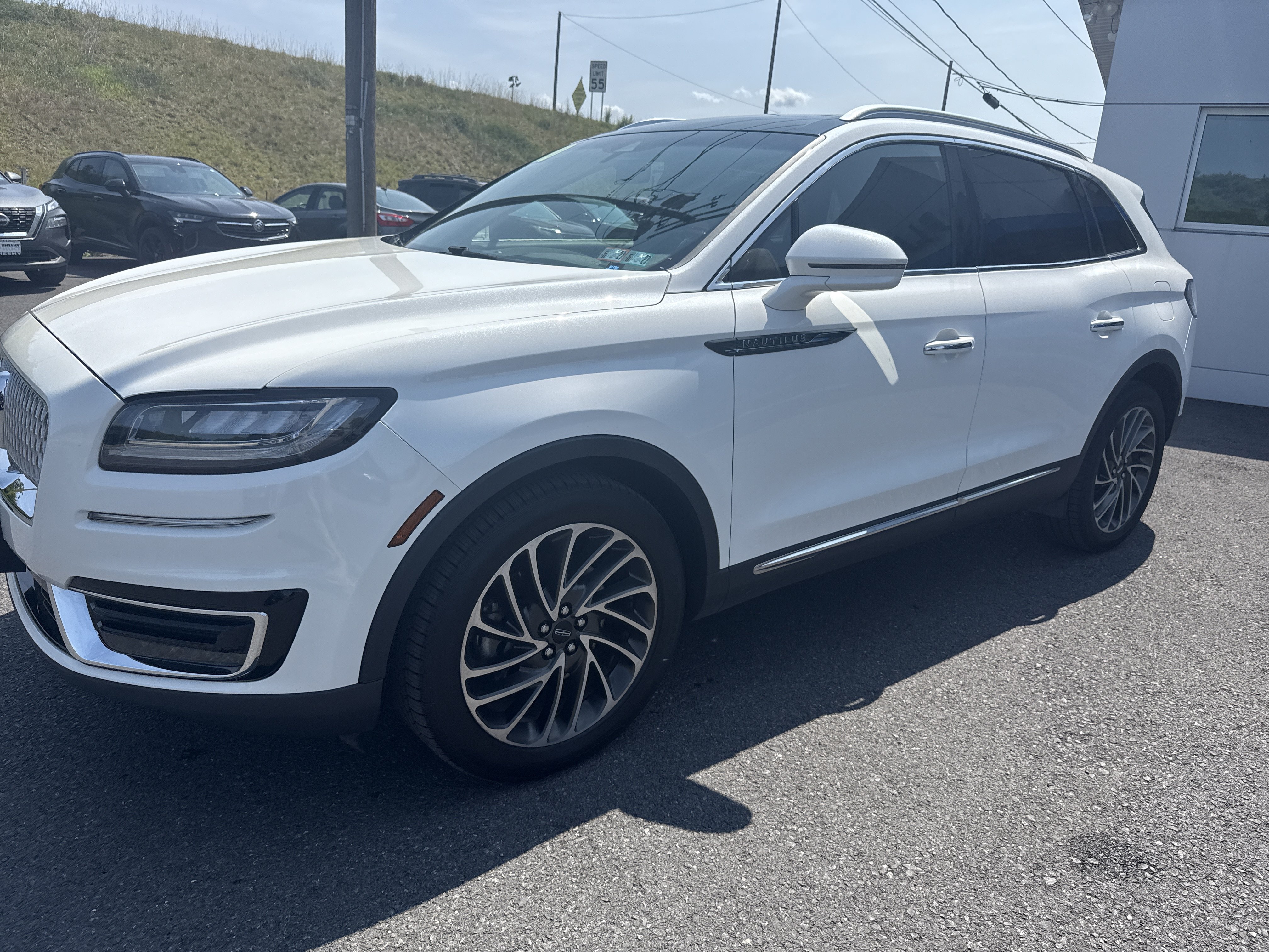 Used 2020 Lincoln Nautilus Reserve AWD/4WD image 7