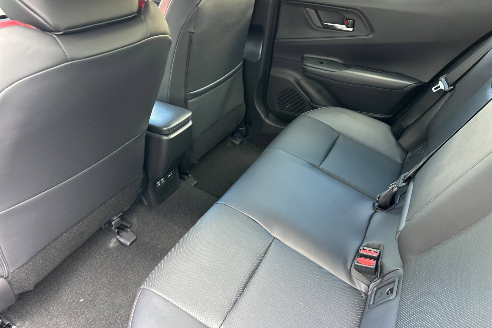 New 2026 Toyota Prius Plug-In Hybrid FWD image 13