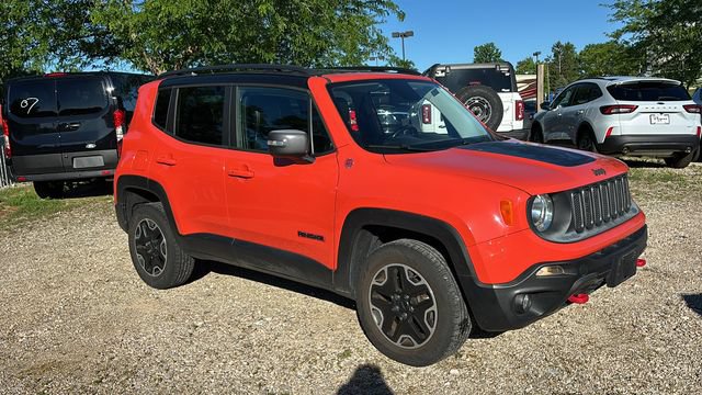 Used 2016 Jeep Renegade Trailhawk w/ Cold Weather Group AWD/4WD image 27