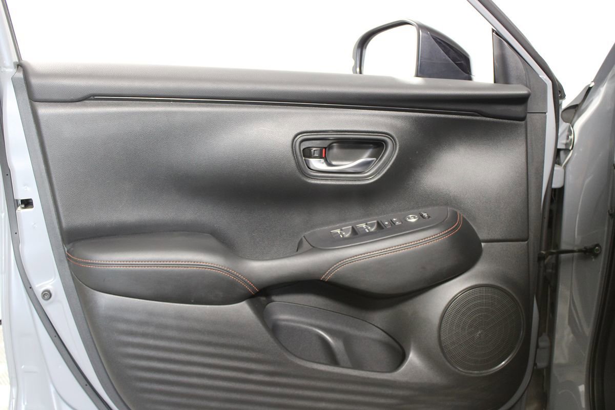 Used 2025 Honda HR-V Sport image 7