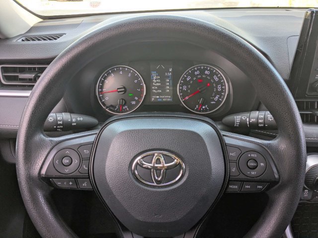 Used 2021 Toyota RAV4 XLE w/ Convenience Package FWD image 30