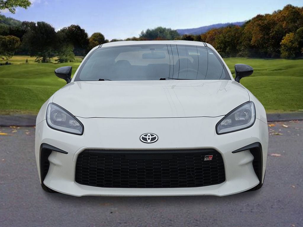 Used 2023 Toyota GR86 RWD image 2