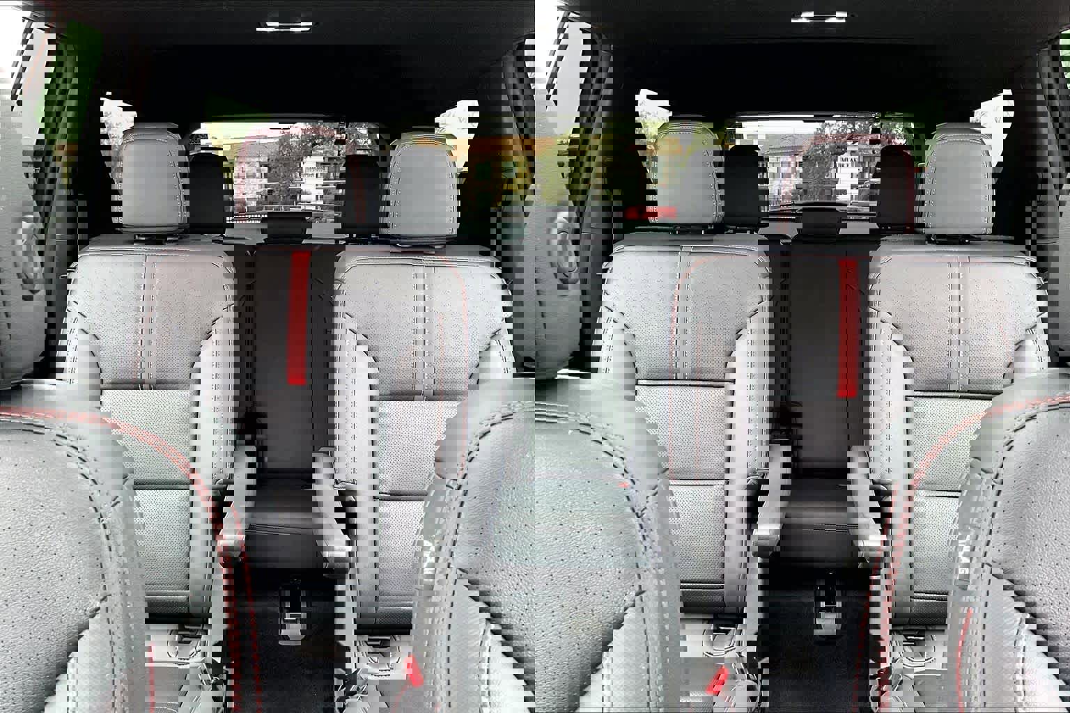 Used 2024 Chevrolet Traverse RS image 34