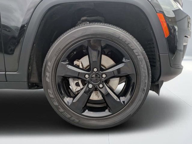 Used 2023 Jeep Grand Cherokee L Laredo AWD/4WD image 10