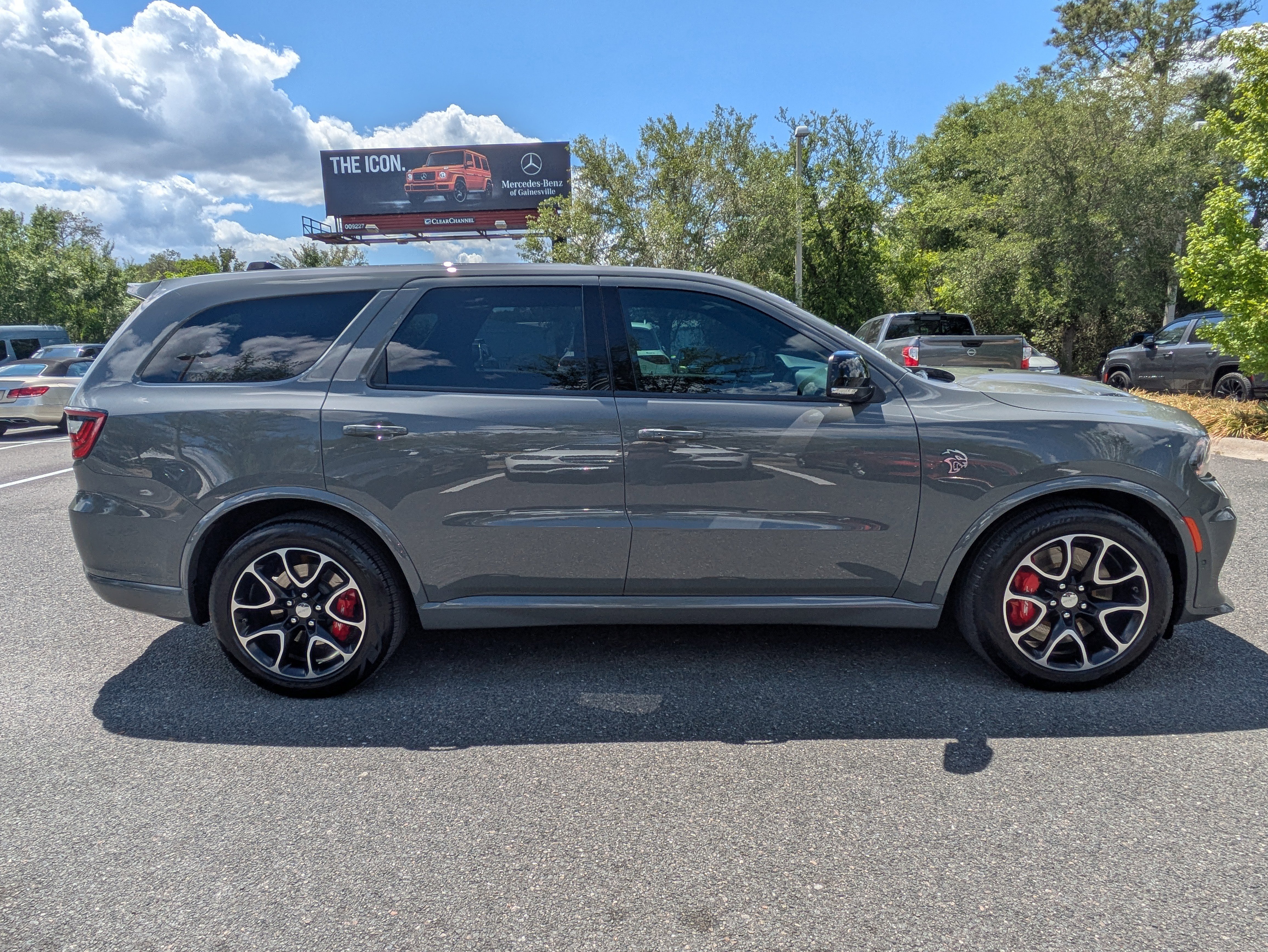 Used 2025 Dodge Durango SRT Hellcat w/ Trailer Tow Group IV AWD/4WD image 3