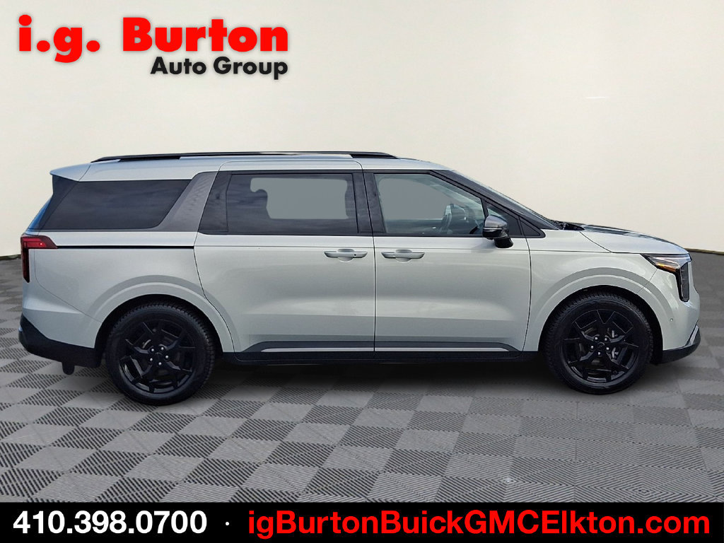 Used 2025 Kia Carnival SX w/ SX Dark Edition Package FWD image 7