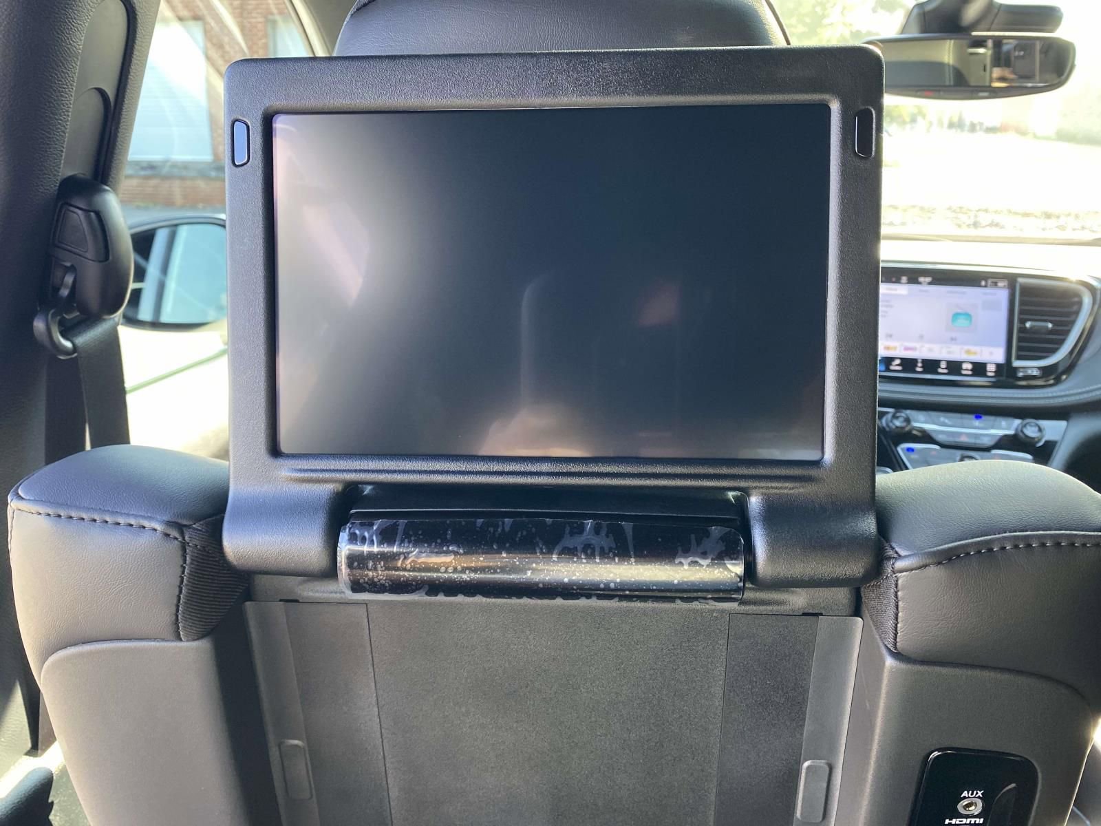 New 2026 Chrysler Pacifica Select AWD/4WD image 13