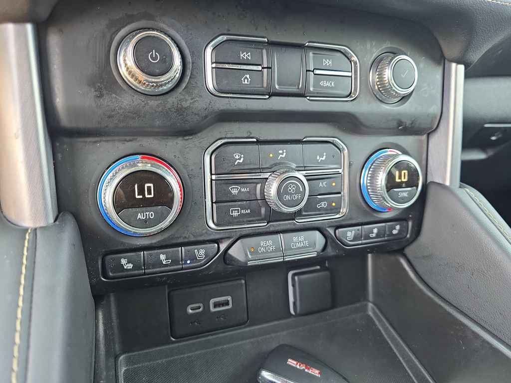 Used 2022 GMC Yukon SLT w/ SLT Luxury Package AWD/4WD image 25