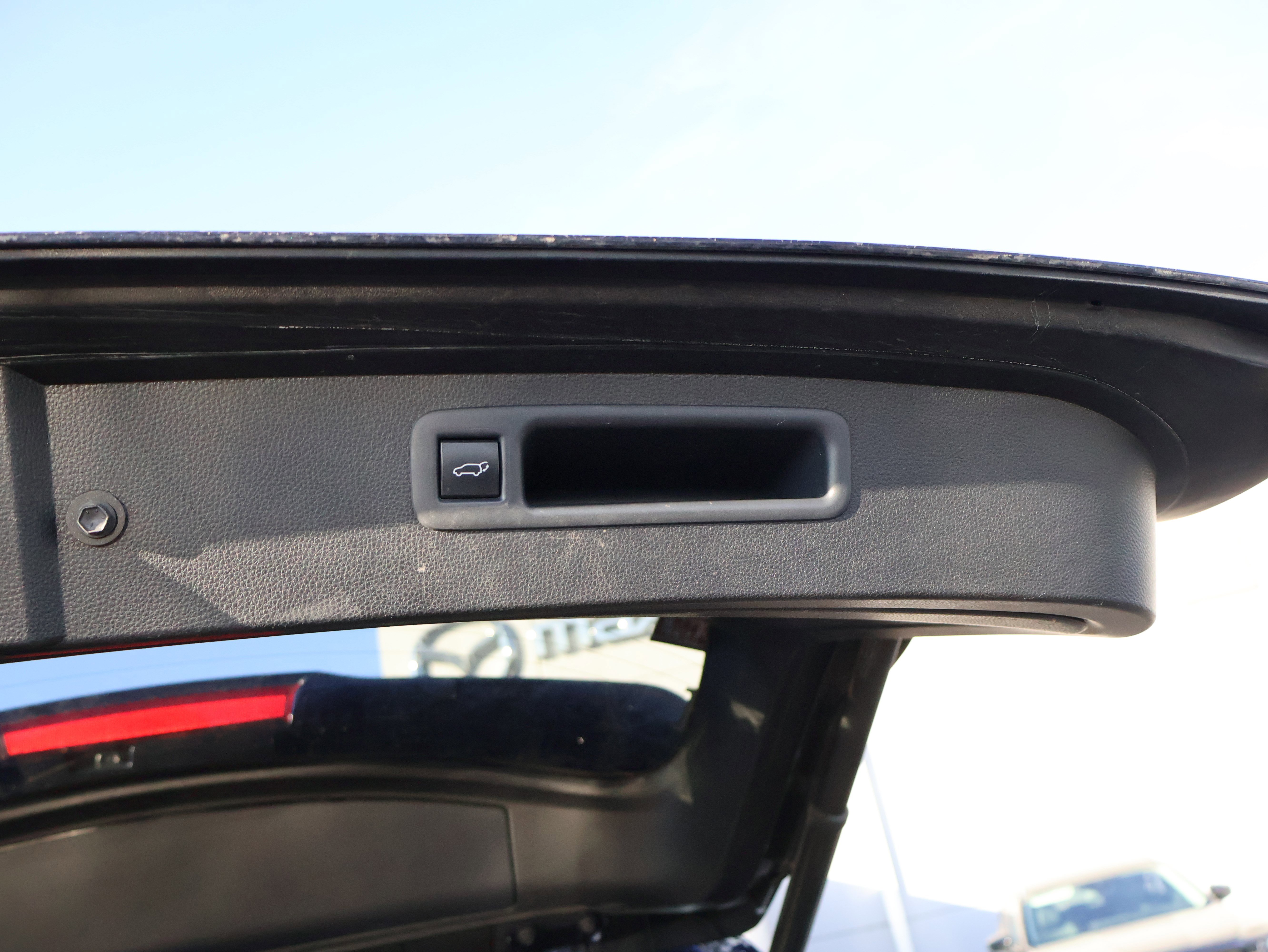 Used 2020 Toyota Highlander XLE image 18