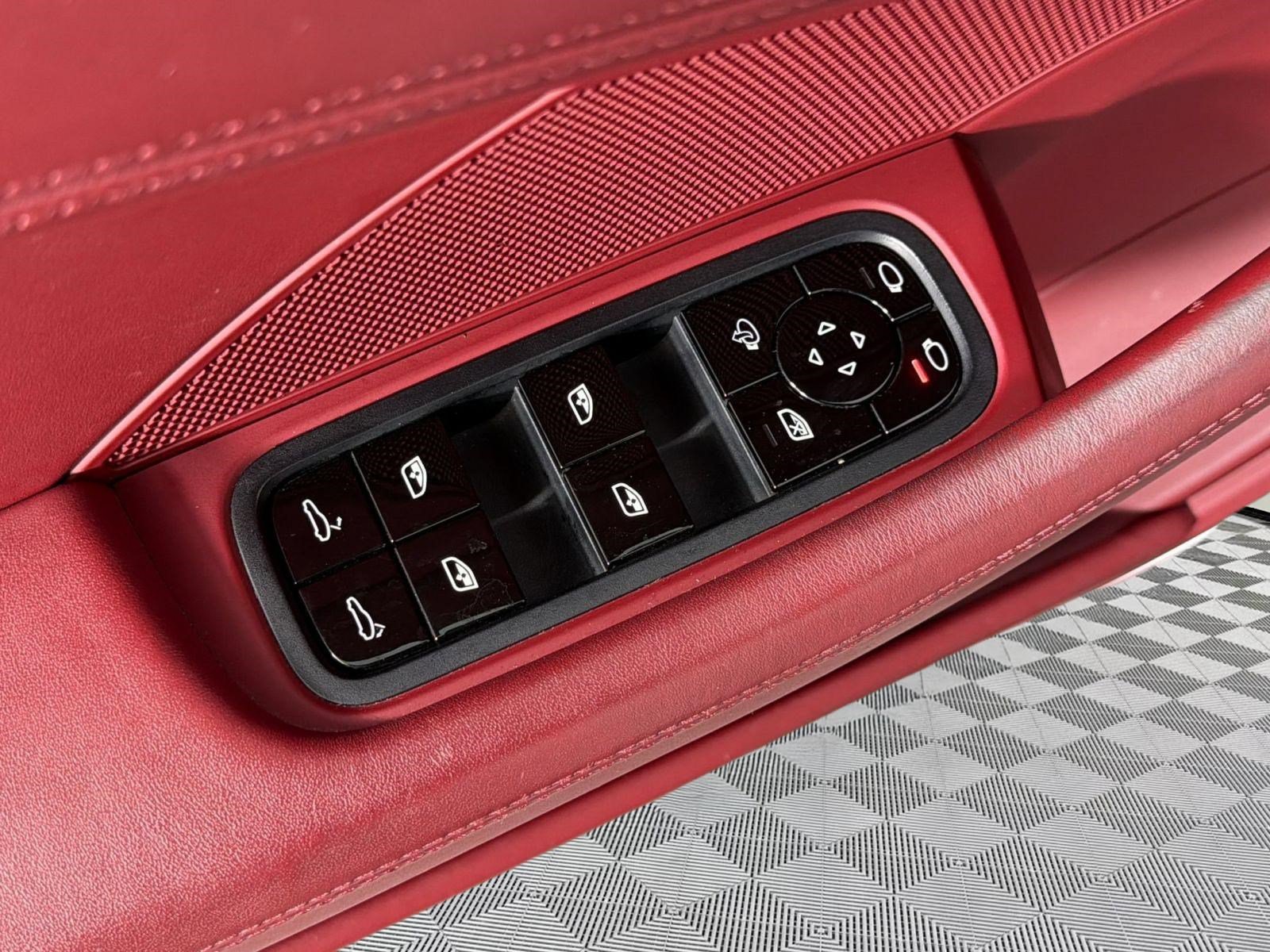 Certified 2019 Porsche Panamera image 14