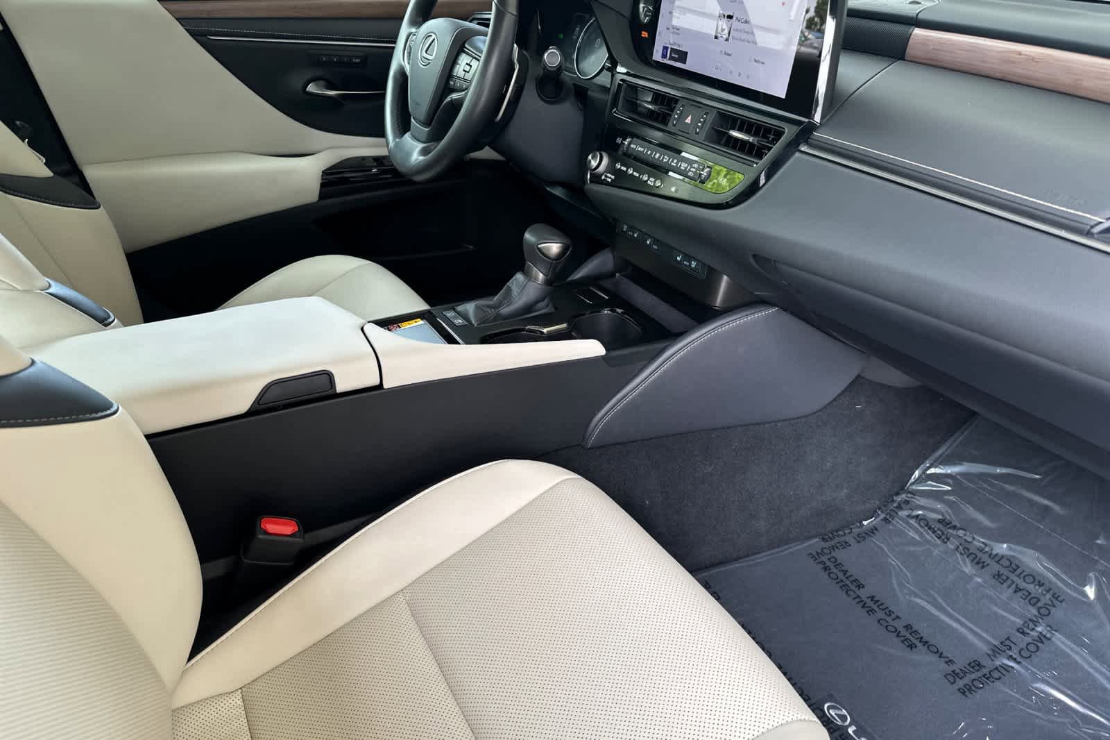 Used 2025 Lexus ES 300h w/ Premium Package FWD image 16