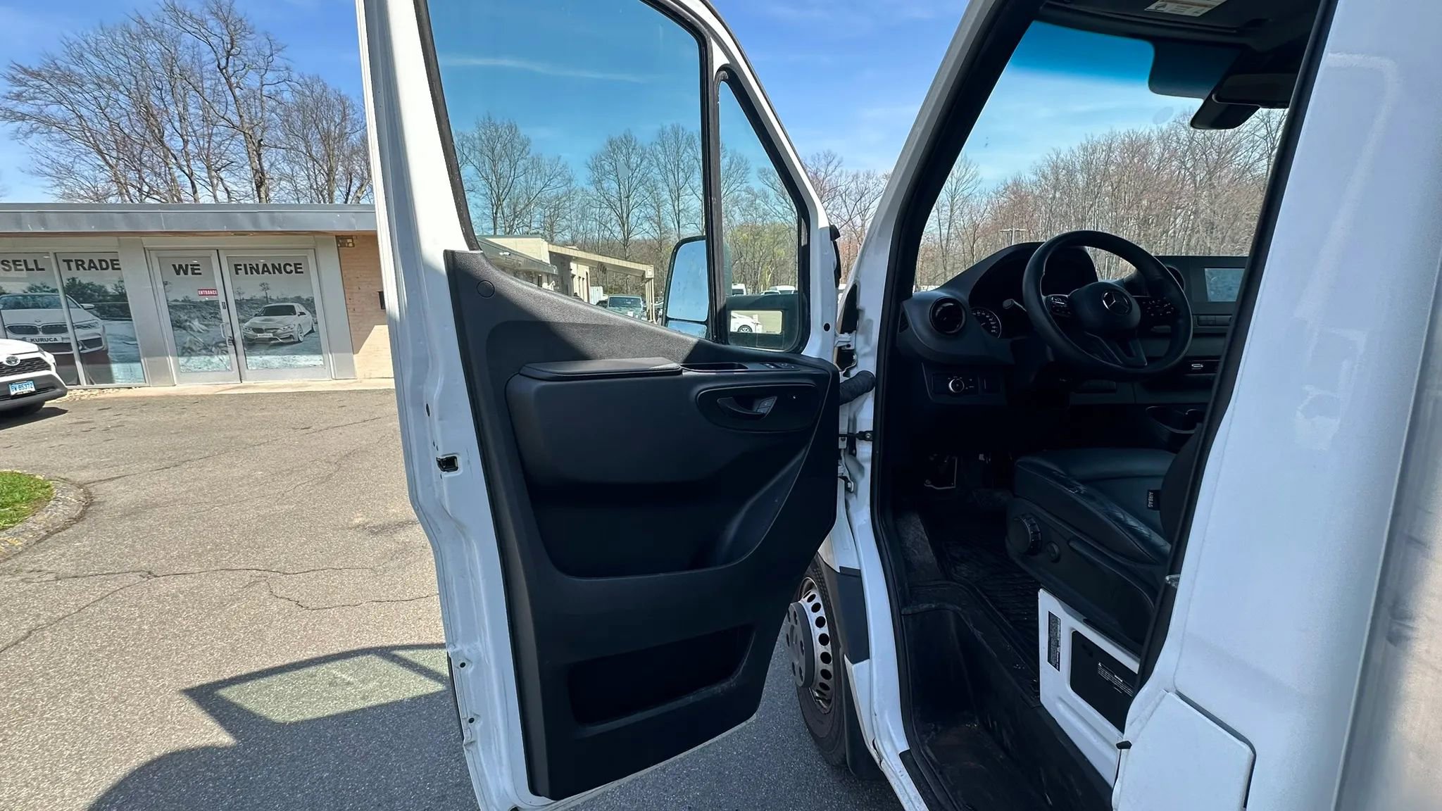 Used 2022 Mercedes-Benz Sprinter 4500 image 26