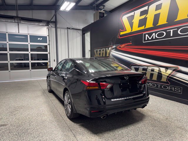 Used 2023 Nissan Altima 2.5 SL AWD/4WD image 12