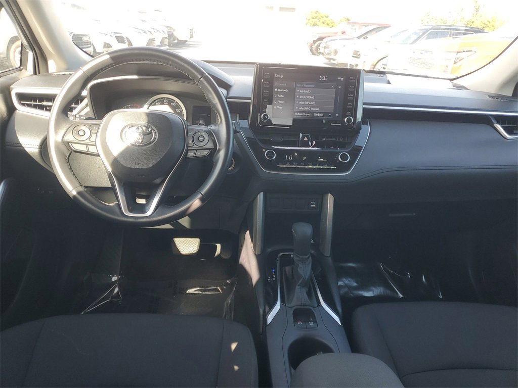 Used 2022 Toyota Corolla Cross LE image 9
