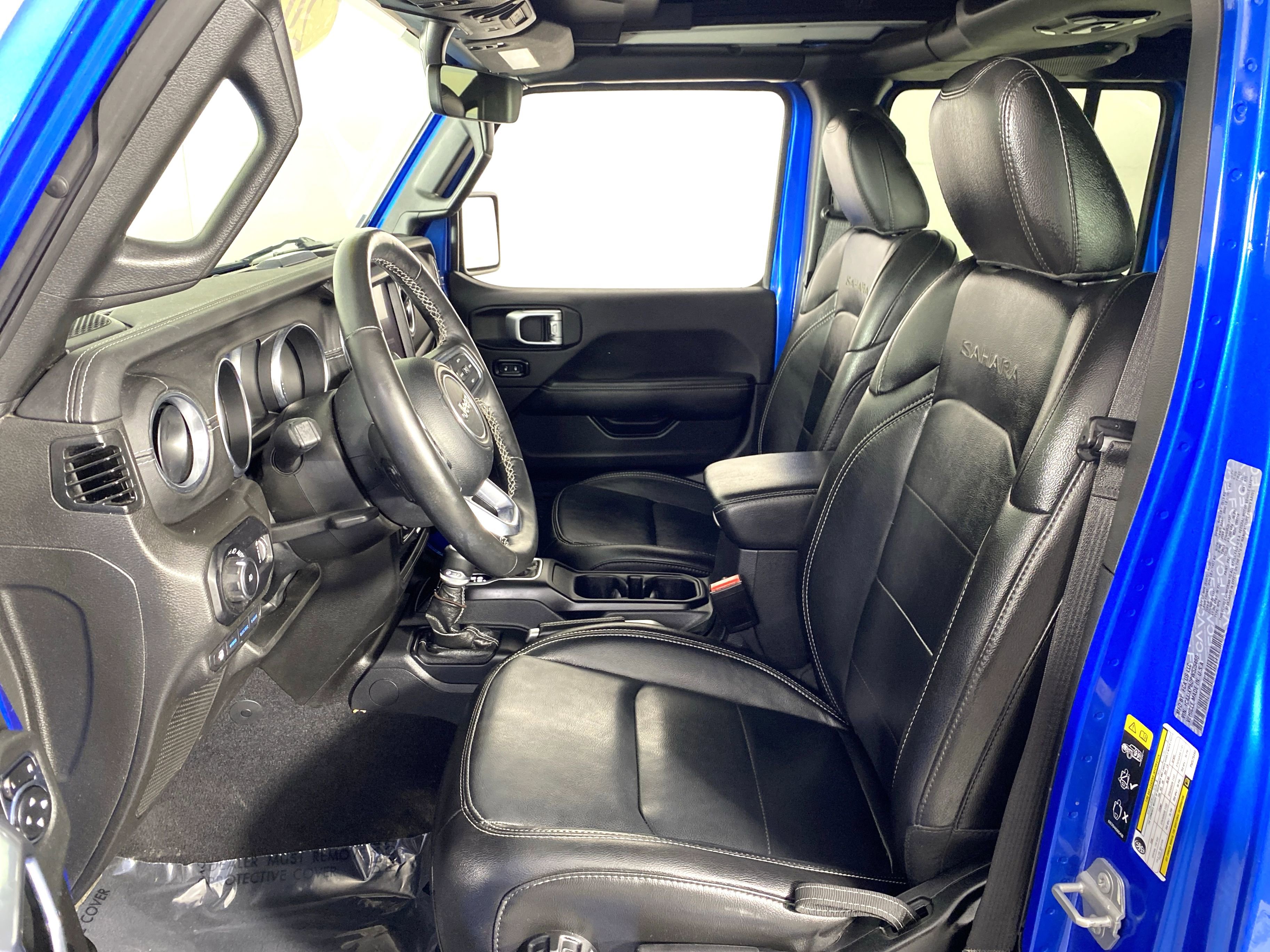 Used 2023 Jeep Wrangler Sahara w/ Cold Weather Group image 17