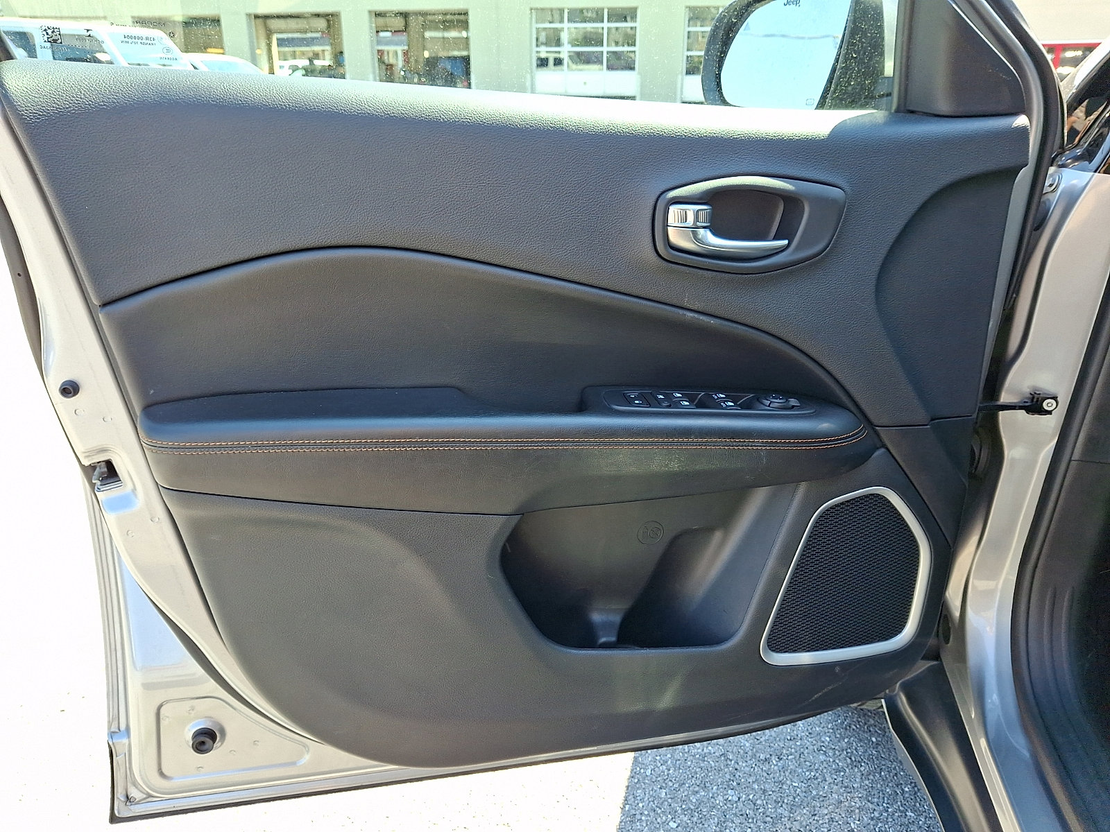Used 2020 Jeep Compass Limited w/ Safety & Security Group AWD/4WD image 14