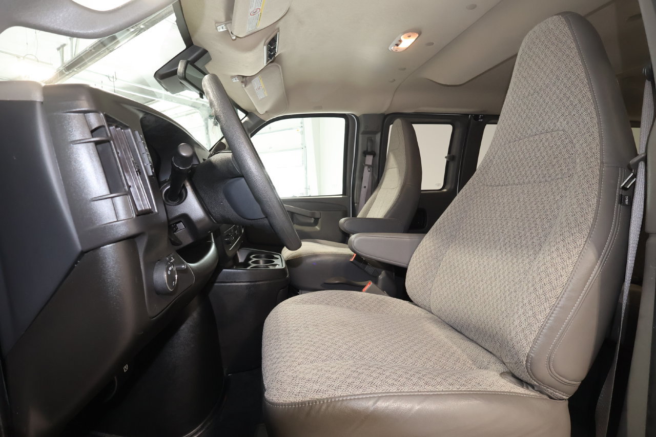 Certified 2025 GMC Savana 3500 LT w/ LT Preferred Equipment Group RWD image 16