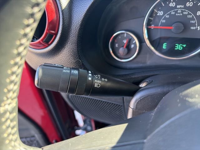 Used 2013 Jeep Wrangler Unlimited Sahara image 23