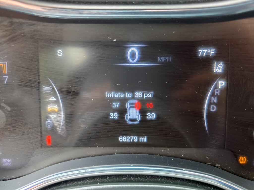 Used 2021 Jeep Grand Cherokee Laredo X AWD/4WD image 18