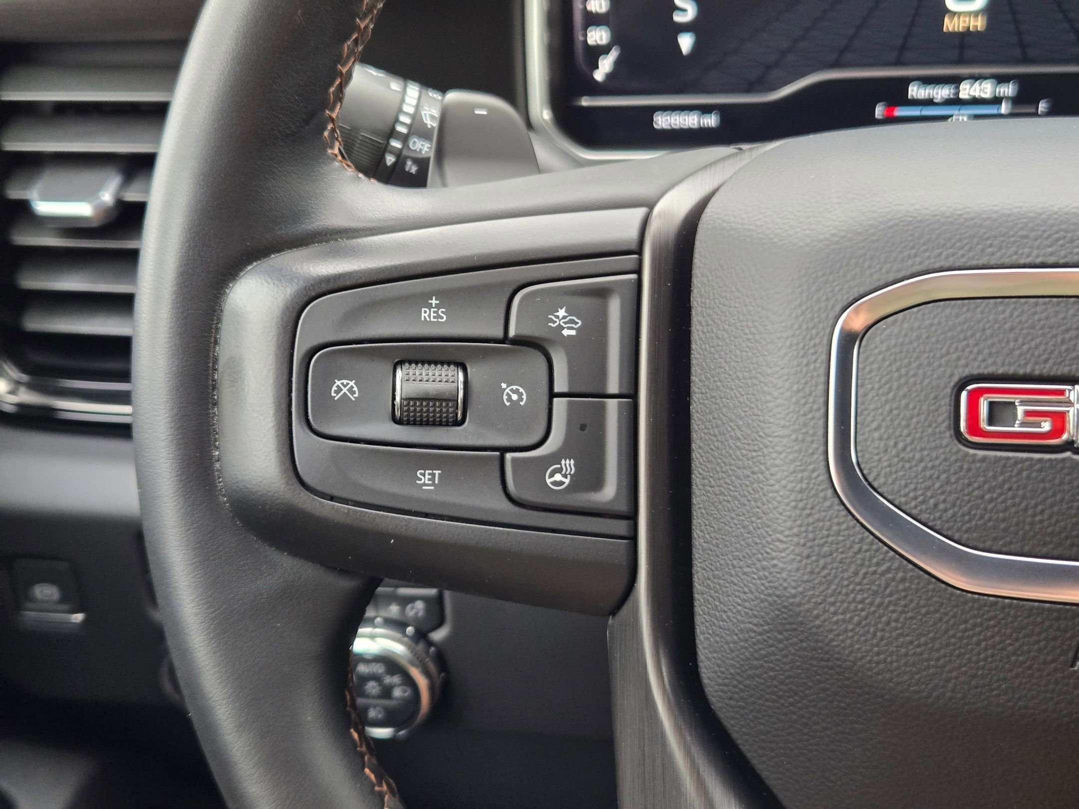 Certified 2023 GMC Sierra 1500 AT4 w/ Technology Package AWD/4WD image 12