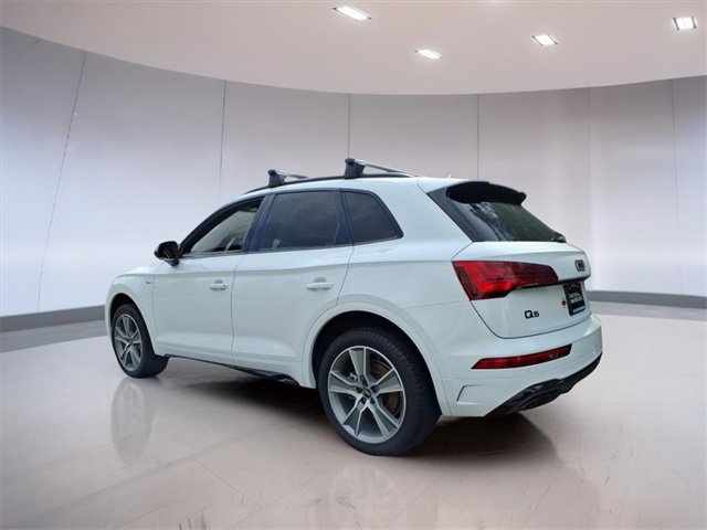 Certified 2025 Audi Q5 2.0T Premium w/ Convenience Plus Package image 4