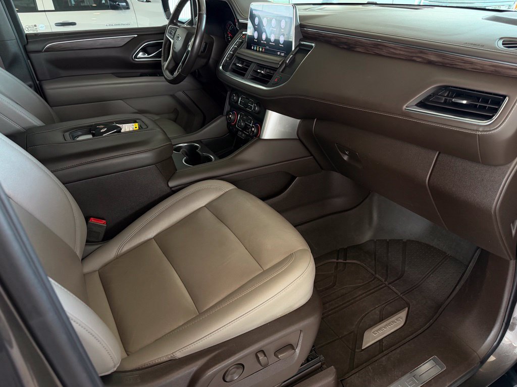 Used 2021 Chevrolet Tahoe Z71 w/ Luxury Package AWD/4WD image 19