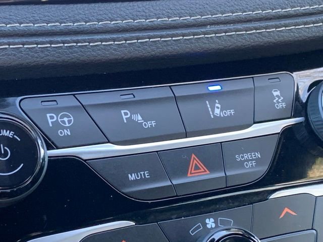 Used 2022 Chrysler Pacifica Touring-L w/ Uconnect Theater Family Group image 22