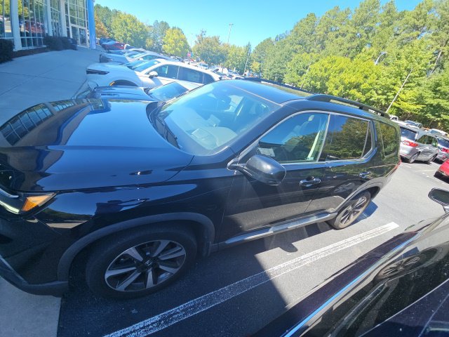 Used 2023 Honda Pilot Elite image 2