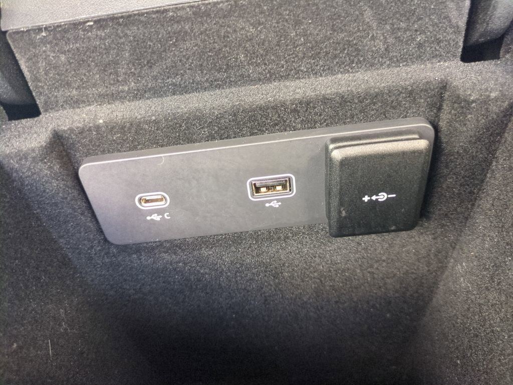 Used 2021 Jaguar F-PACE S image 25