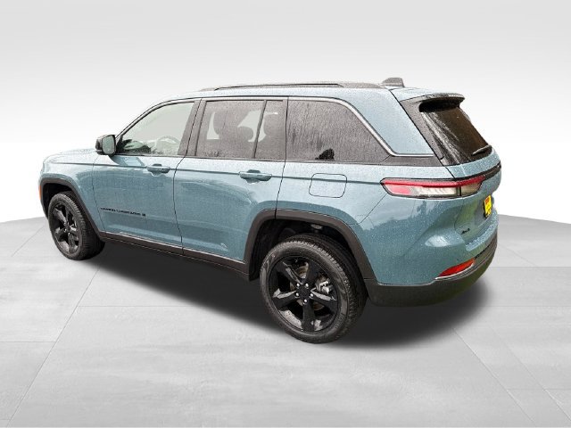 New 2026 Jeep Grand Cherokee Limited w/ Limited Altitude Package AWD/4WD image 5