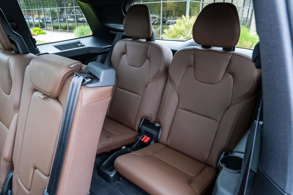 Used 2024 Volvo XC90 B6 Plus AWD/4WD image 32