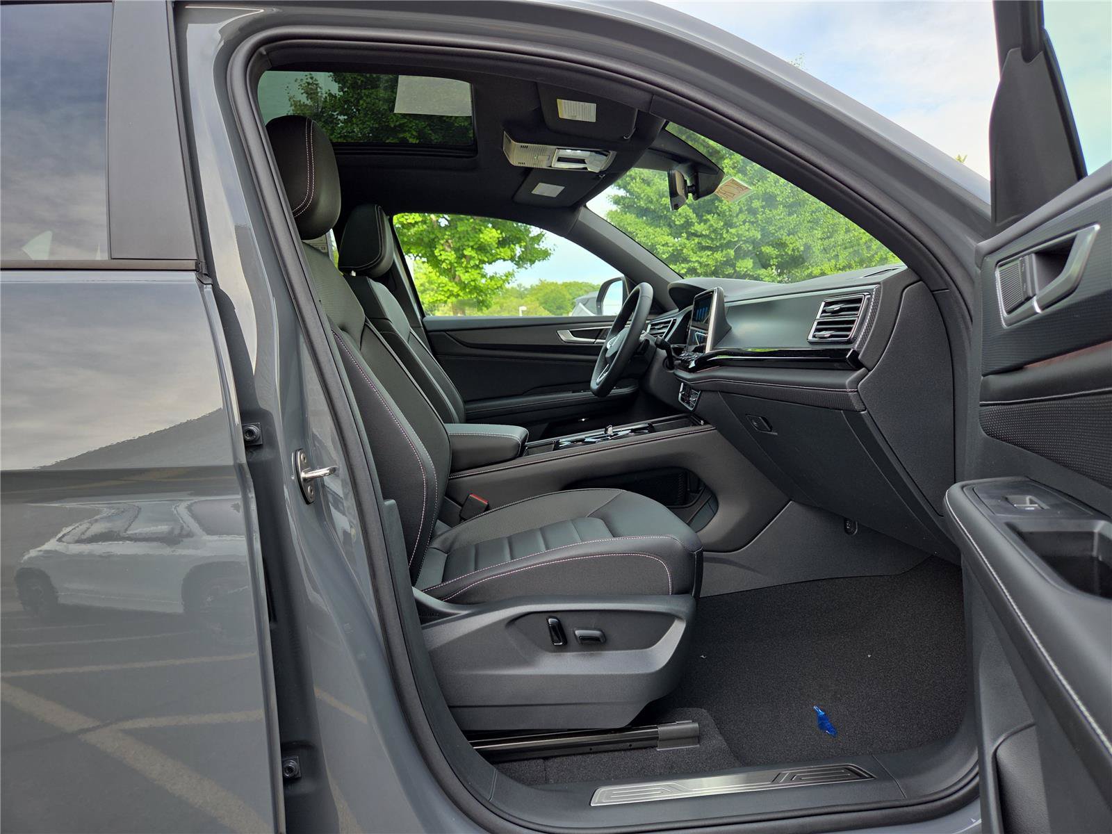 New 2026 Volkswagen Atlas Cross Sport SEL R-Line AWD/4WD image 24