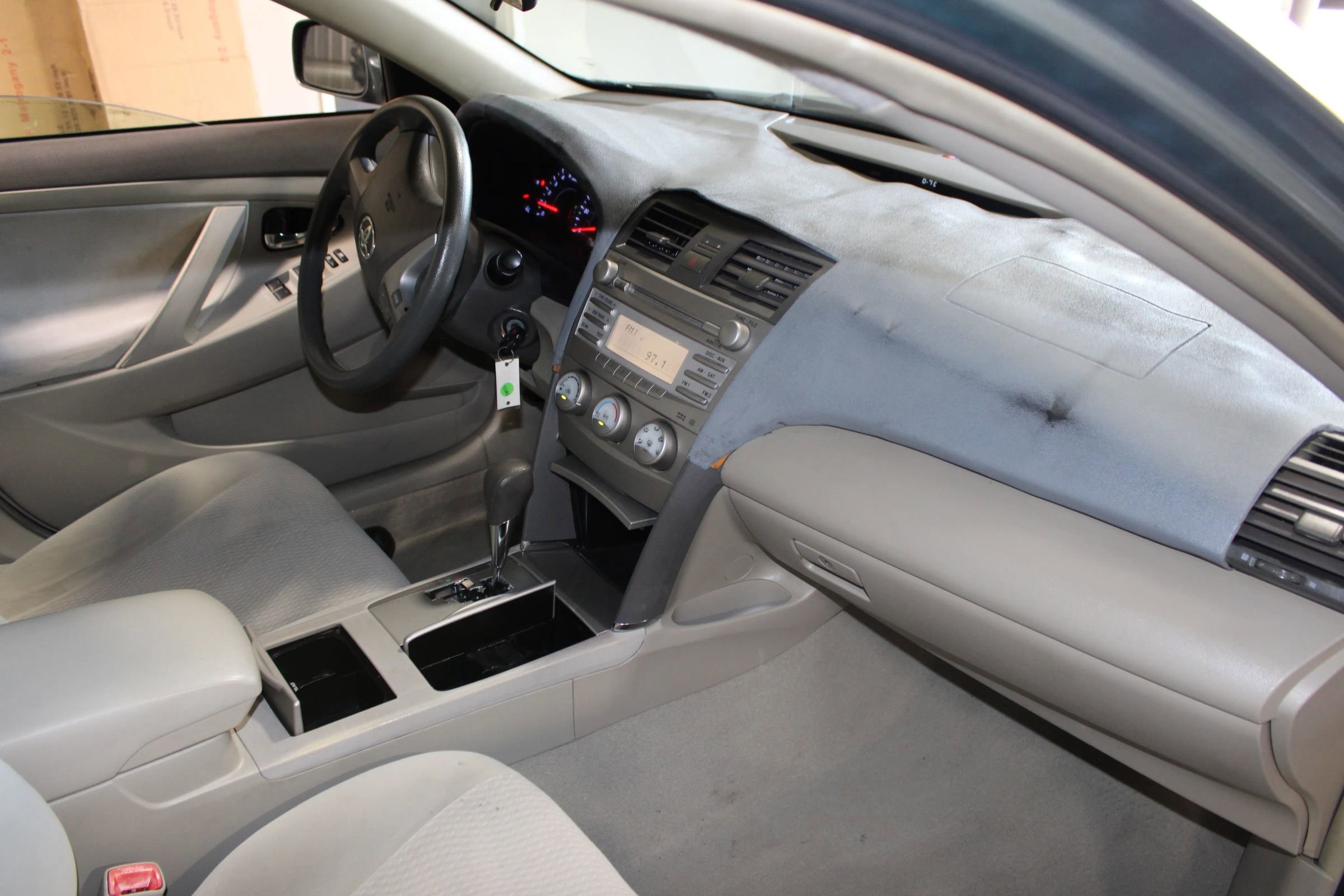 Used 2010 Toyota Camry LE image 26