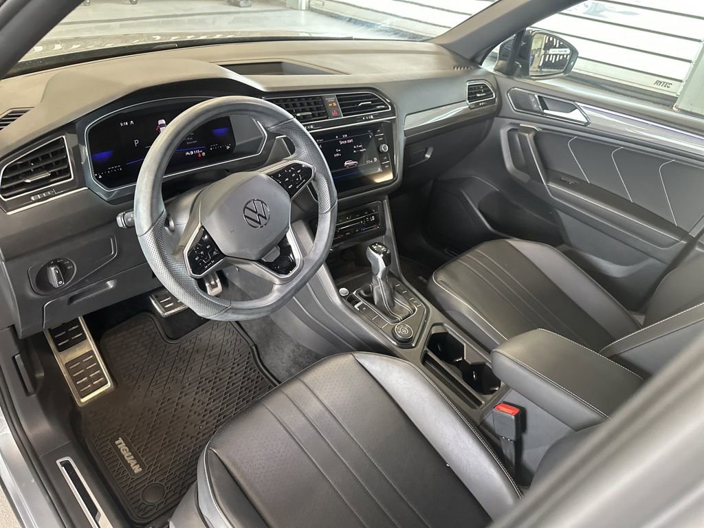 Used 2024 Volkswagen Tiguan SE R-Line image 10