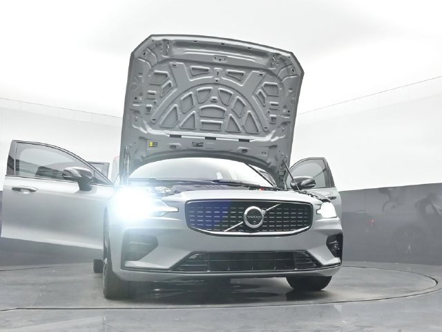 Used 2025 Volvo S60 B5 Plus FWD image 52