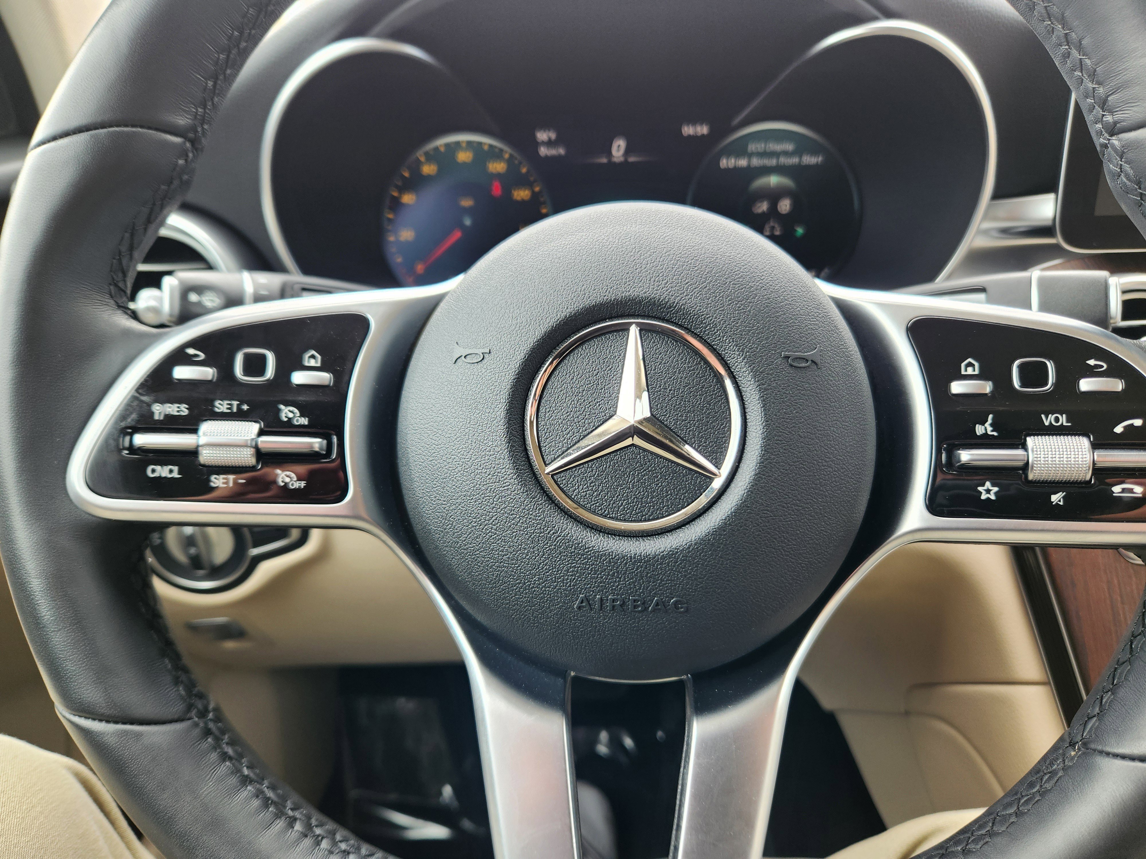 Used 2022 Mercedes-Benz GLC 300 4MATIC image 7
