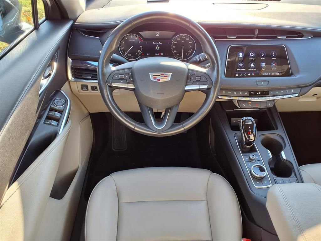 Certified 2023 Cadillac XT4 Luxury w/ Cold Weather Package image 13